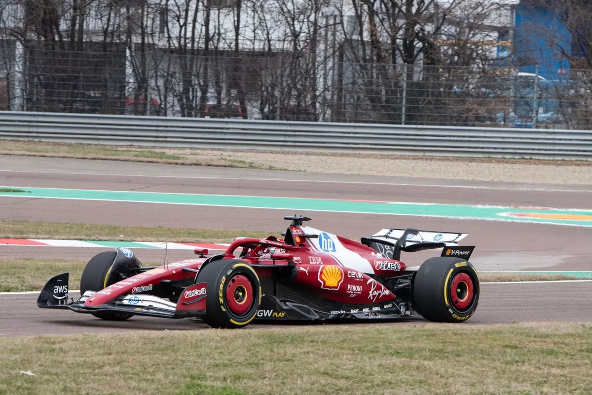 Ve karşınızda yeni Ferrari SF-25 piste çıktı