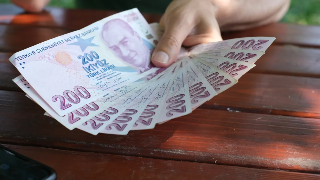 Tüm çalışanlara kötü haber! Artık maaşlarda kesinti olacak